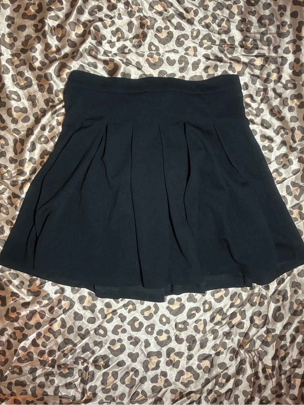 ⭒ basic black pleated shein skirt